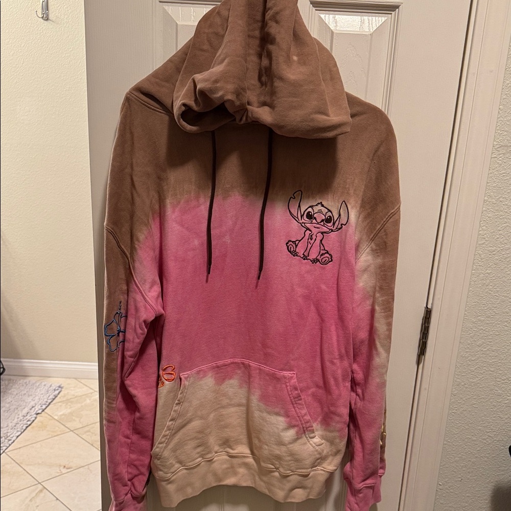 Disneyland lilo and stitch tie dye hoodie 😍